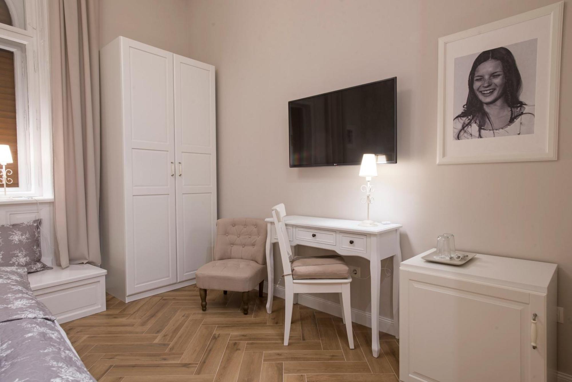 Bed and breakfast Serenity Boutique 4*